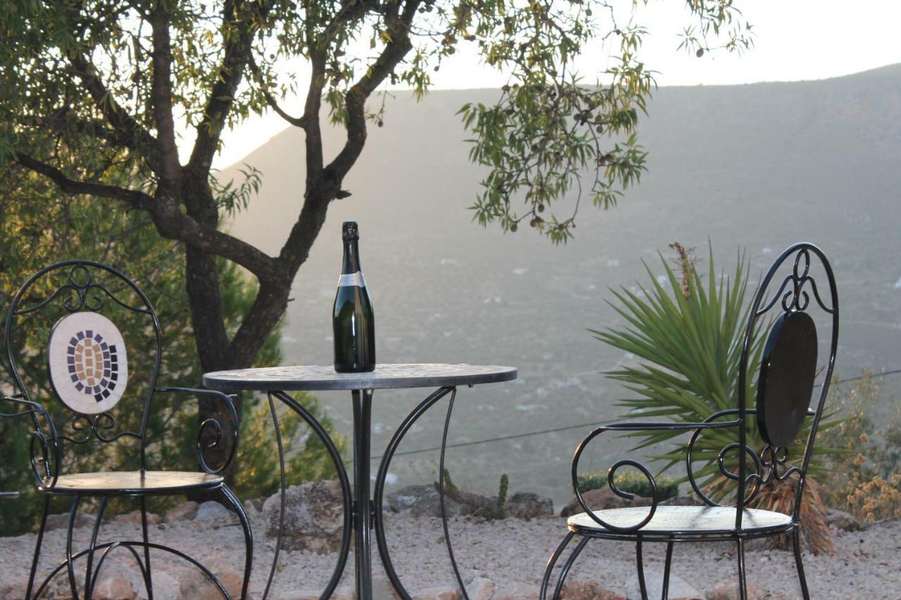 Casa Arts Guest Rooms Alcaucin Bagian luar foto